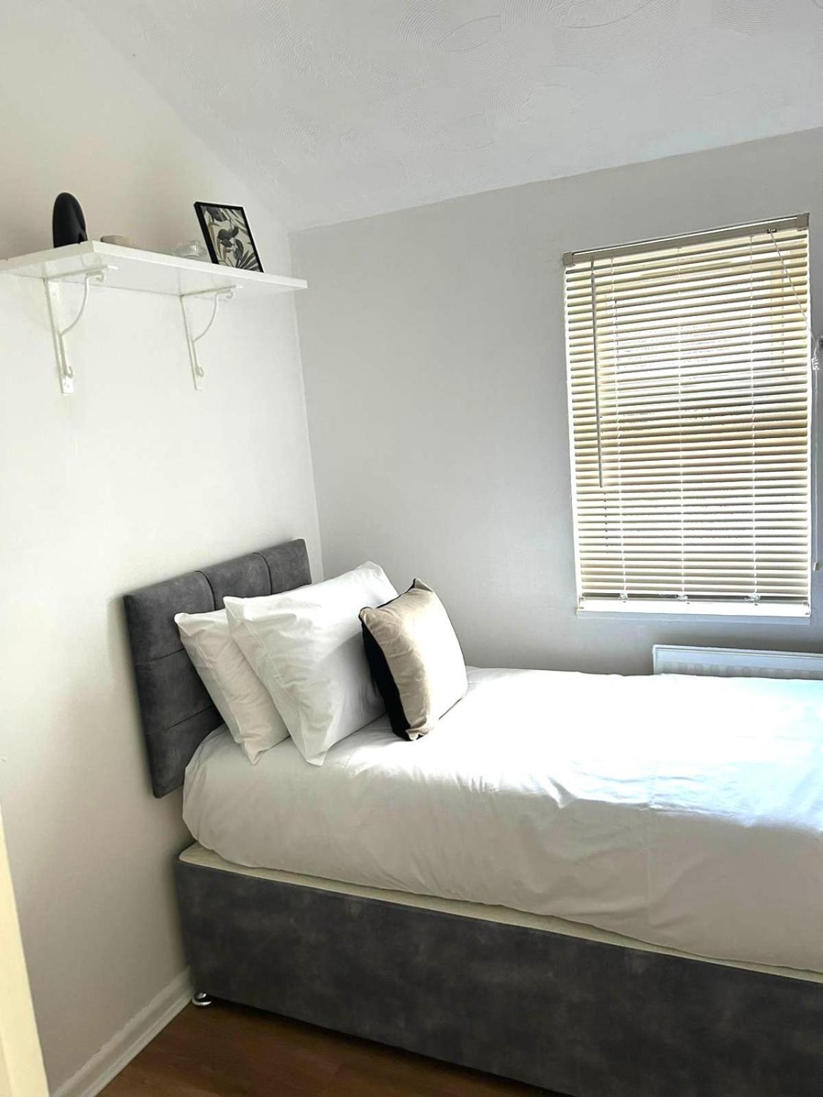 Mideyah Stays - 3 Bed Comfy House Cardiff Esterno foto